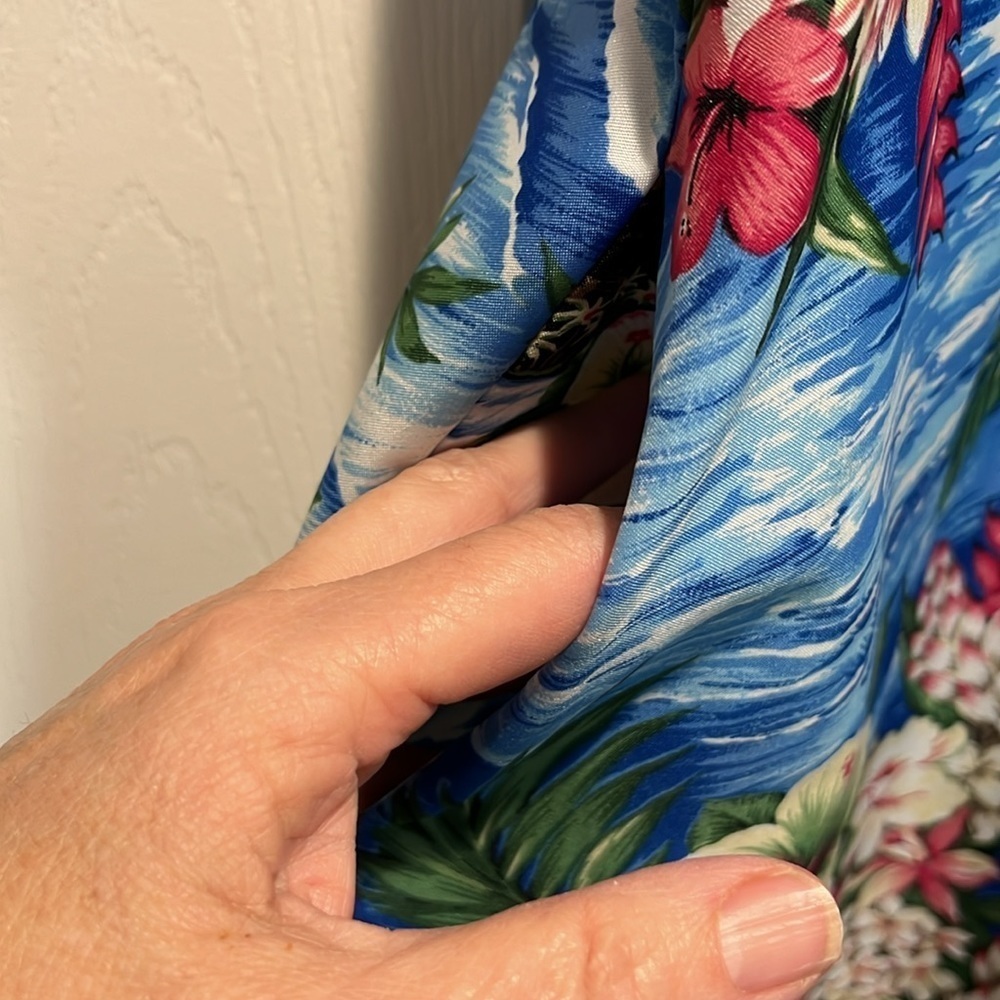 Royal Creations Hawaii Mumu Size Large. - Picture 3 of 7